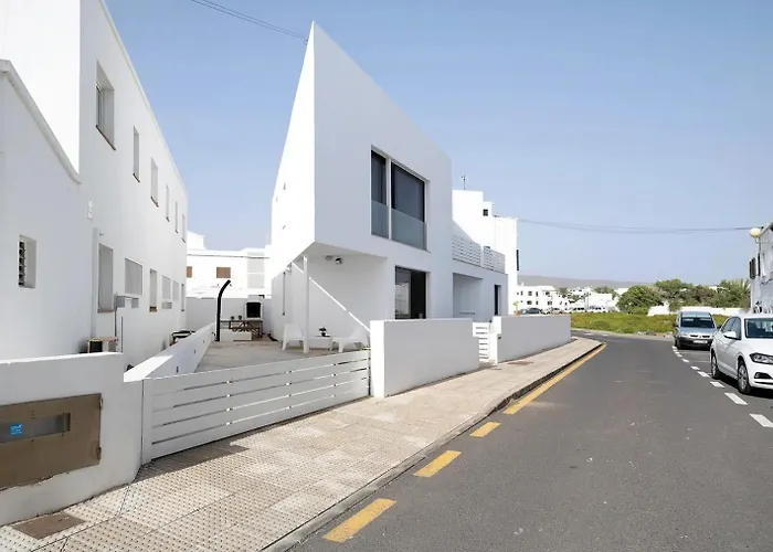 Casa Anclada En Apartamento